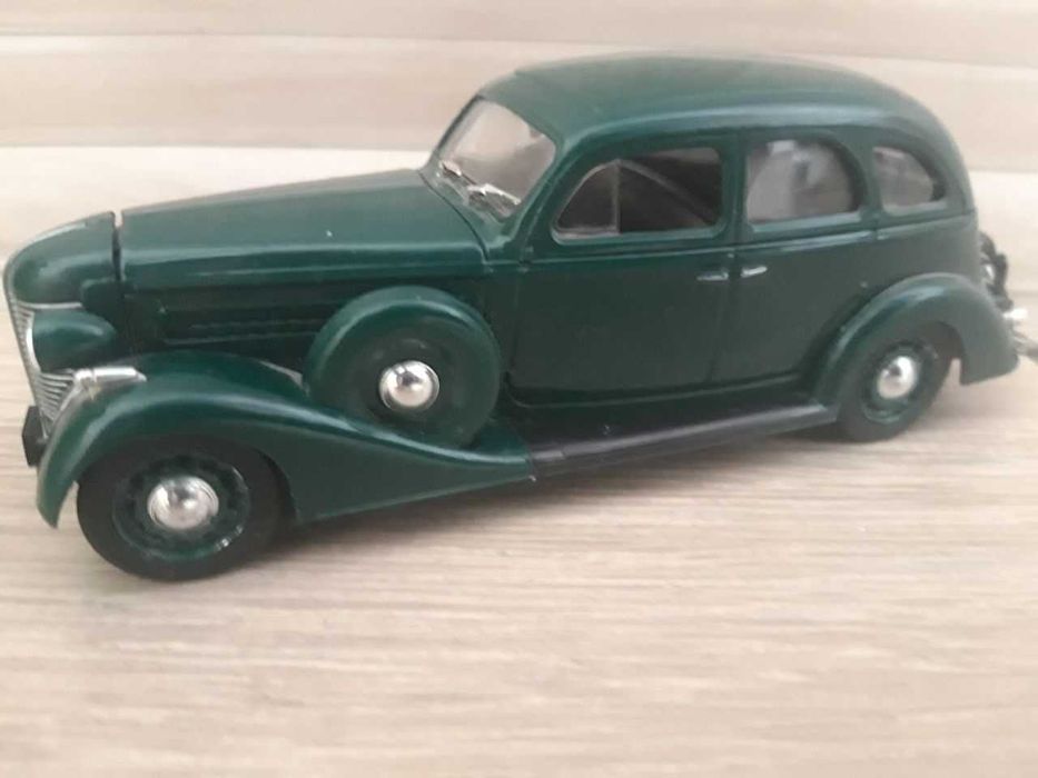 Колекція колекційних машинок 1:43