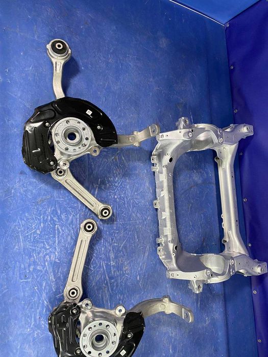 Ричаг Балка Цапфа Ступица ходова передня Mercedes-Benz S 223