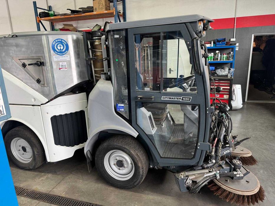 HAKO Citymaster 1650 Zamiatarka Nośnik narzędzi myjka Najnowszy model