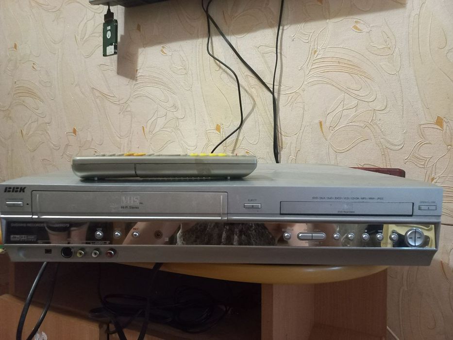 Продам видеомагнитофон