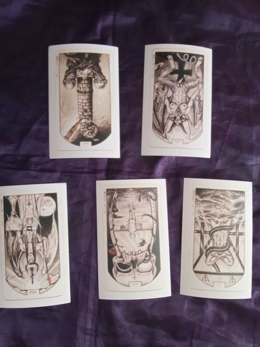 Tarô Carbônico (livro e 22 cartas) - Adriano Camargo Monteiro