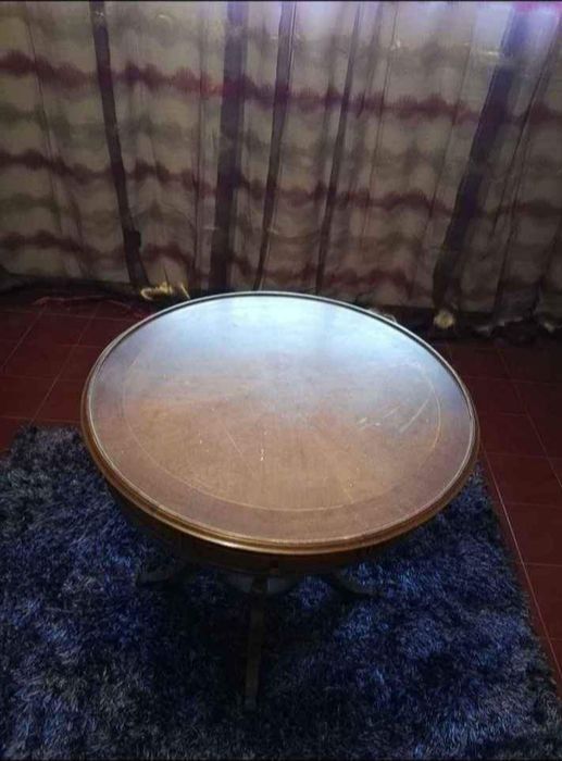 Mesa de jogo em madeira