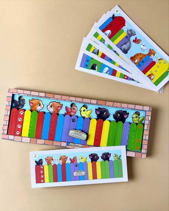 Drewniana edukacyjna gra z kartami «Koty za płotem»
