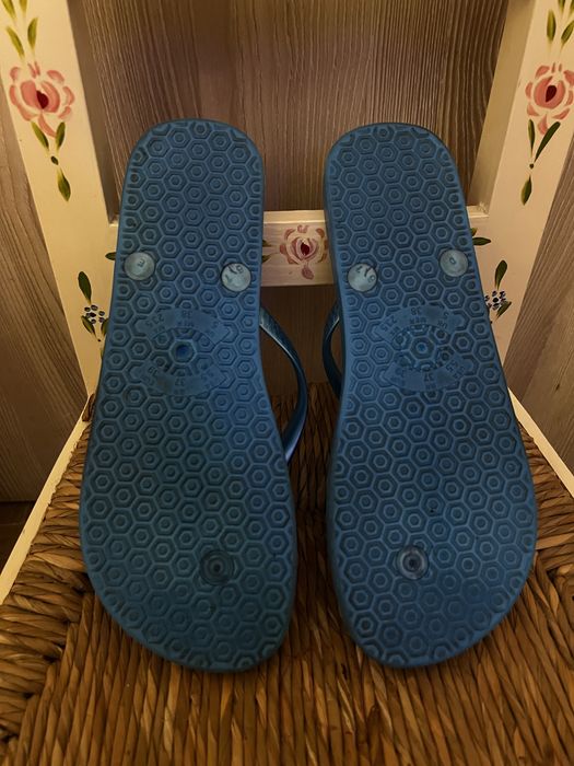 Chinelos Brasileiras azul com flores