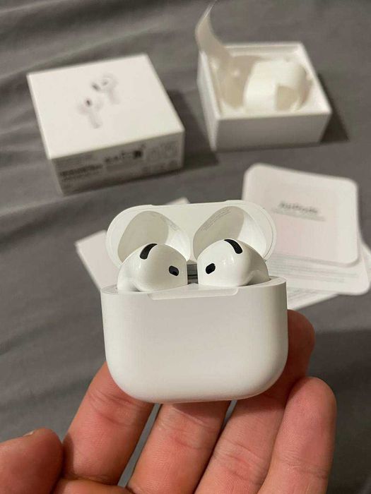 Продаю навушники AirPods 4 ANC у новому стані