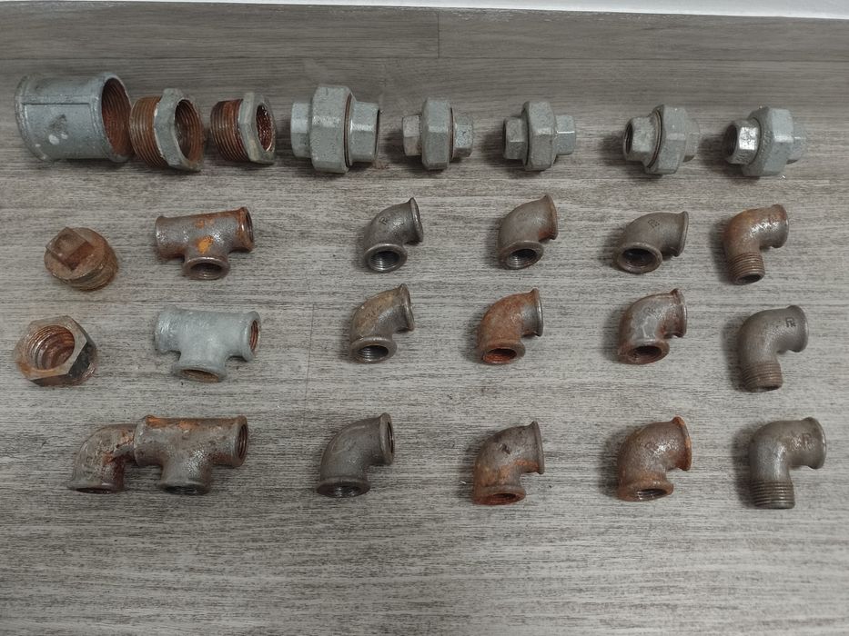 Sprzedam części hydrauliczne.