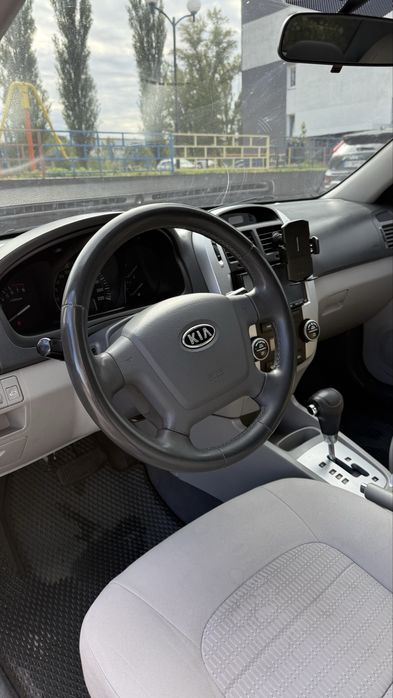 Kia cerato 2009 -автомат, газ