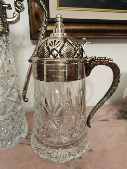 Conjunto 2 jarros em cristal com tampa casquinha