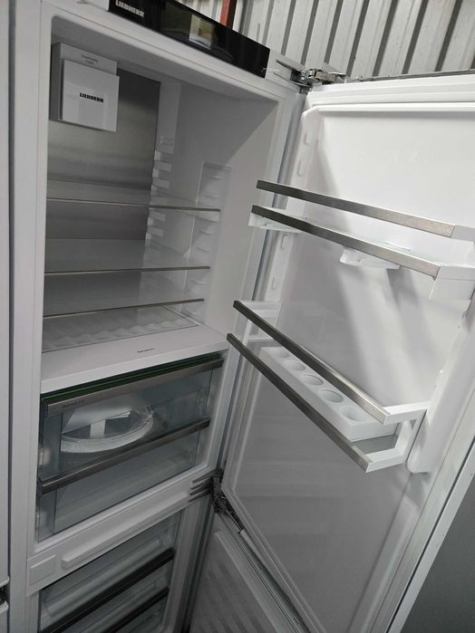 Janki, ul. Wspólna 6 Lodówka do zabudowy Liebherr ICBNd 5153