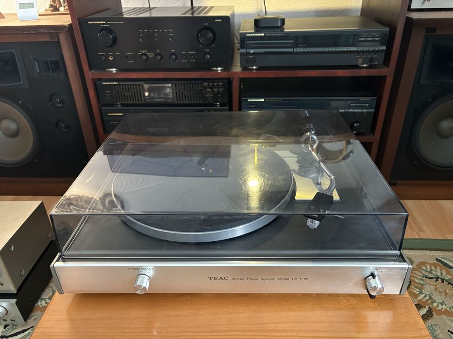 Gira discos TEAC TS-F15