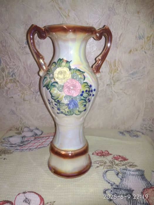 Перламутровая ваза