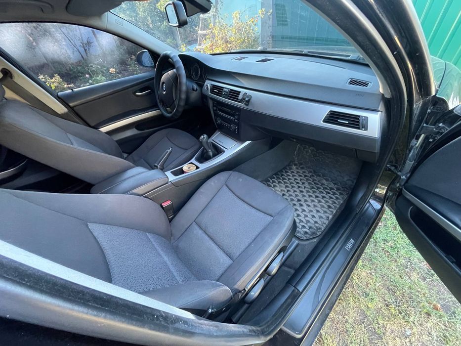 Продам BMW 3 e90