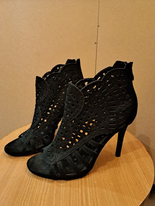 Szpilki na obcasie rozm.39