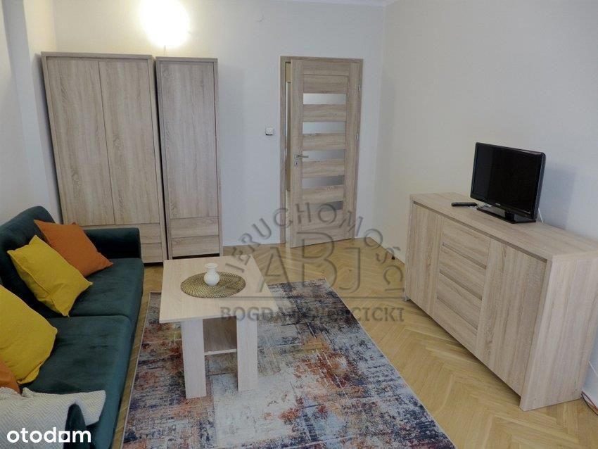 Centrum Krakowa 2-pok. 52 m2 umeblowane i wyposażone