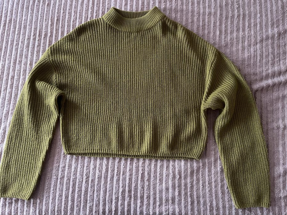 Гарна укорочена кофта жіноча