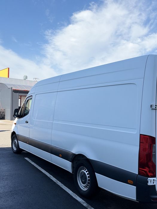 Mercedes-Benz Sprinter 907