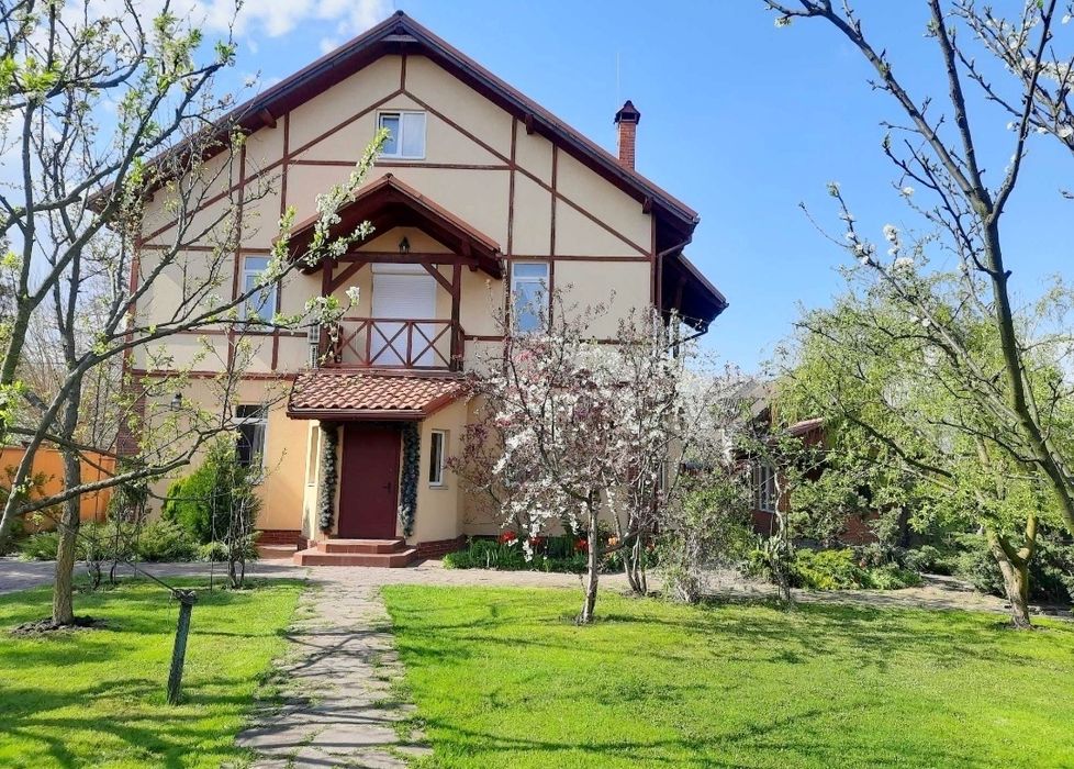 615 Будинок біля Дніпра подобово з озером