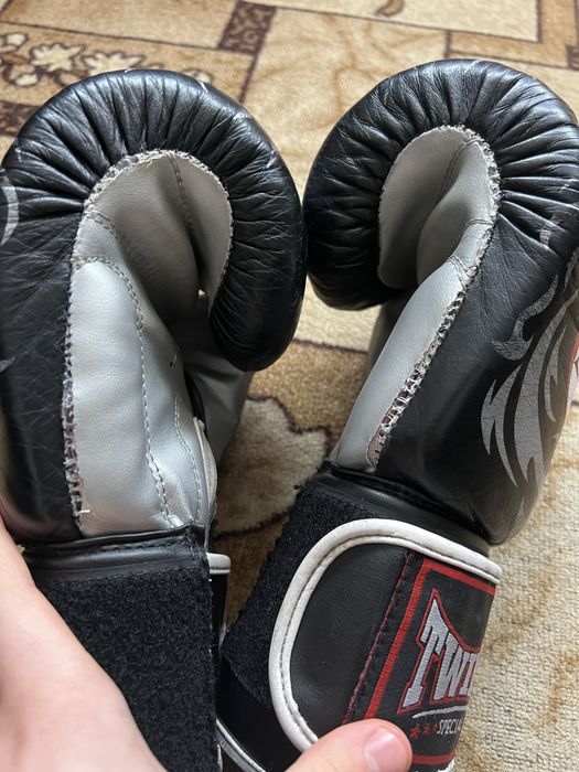 Боксерские перчатки кожаные twins special