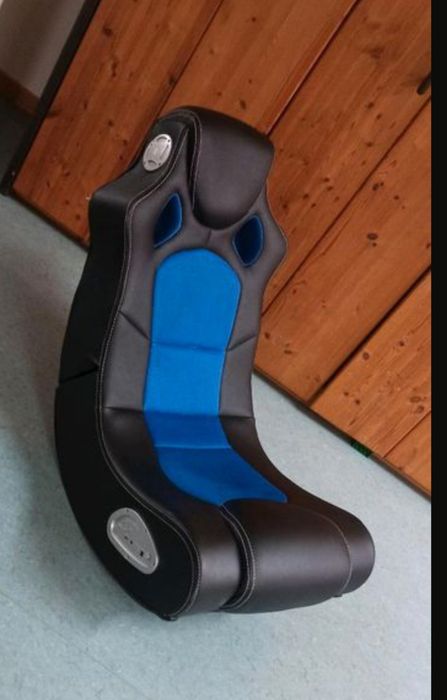 Геймерське крісло-качалка з аудіосистемою для ігор та релаксу