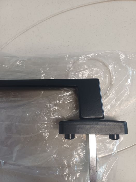 Klamki do okien czarne