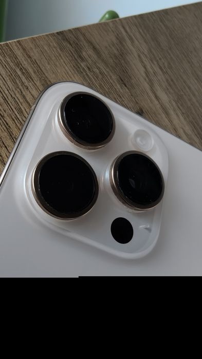 iPhone 16 pro 8/128 gb