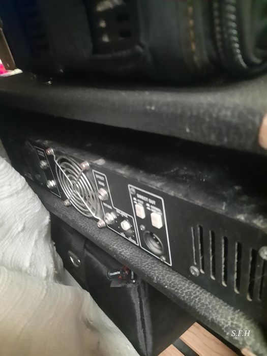 Vendo  amp Hartke 3500 cabeça