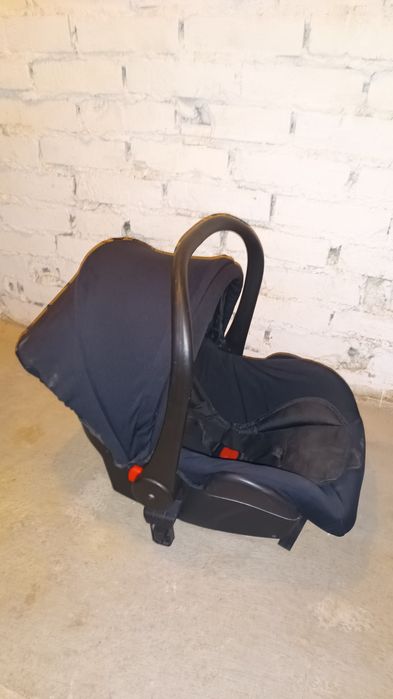 Wózek dziecięcy z funkcją spacerówki