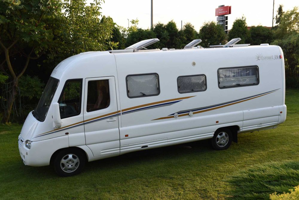 Kamper integra Mercedes-Benz Esterel 2,7 cdi