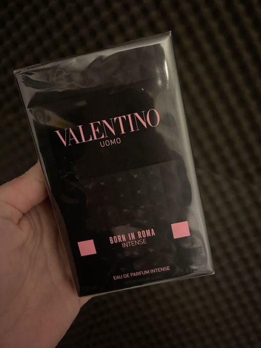 Valentino uomo born in roma