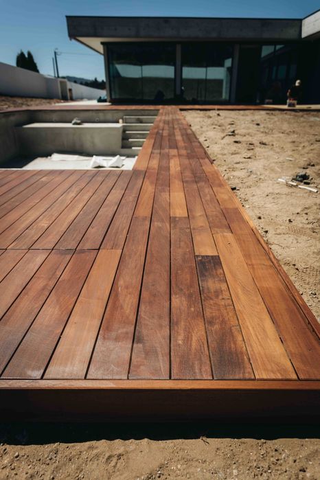 Pavimento Deck de madeira ipê