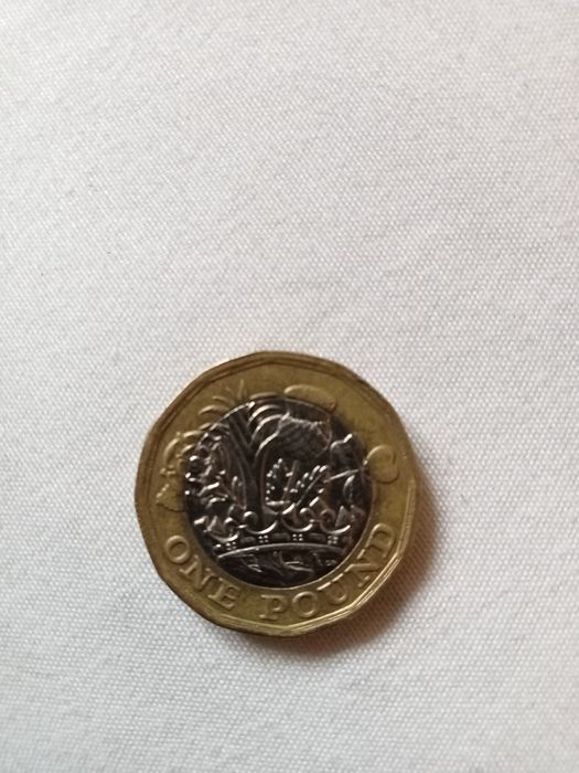 Vendo moeda Elizabeth 2016 (one Pound)
