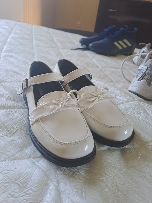 Взуття для дівчинки туфильки