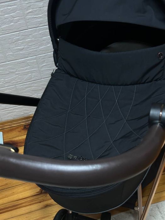 Cybex Mios 4.0 люлька Deep Black / шасі Rose Gold