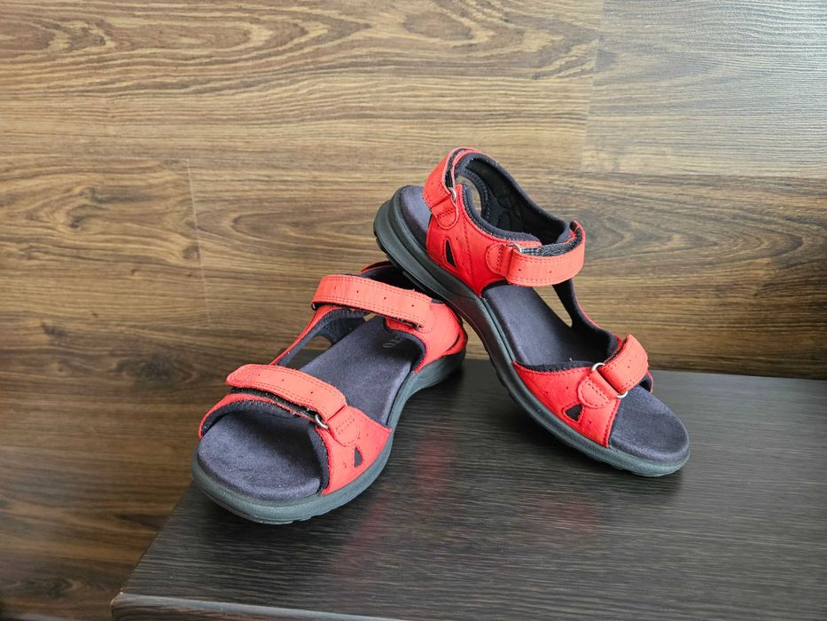Сандалии Legero/ECCO (Австрия) р. 40 стелька 26 см, ярко- красные. Срочно.