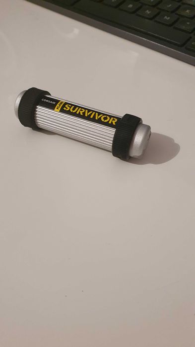 Pendrive Corsair Survivor 128GB