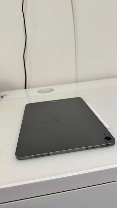 iPaid Air 11-inch M3 128GB Wi-Fi Cinzento Sideral + Apple Pencil - Como Novo