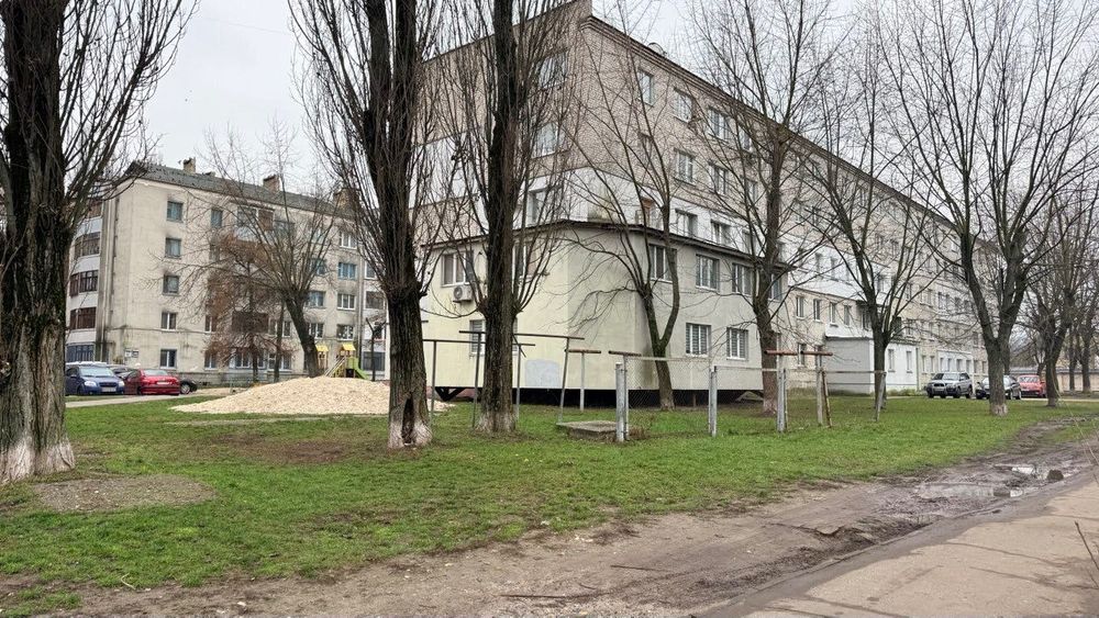 Продаж Фасад! Перший Поверх! Науки 86! Голосіївській Район! 995$ за м²