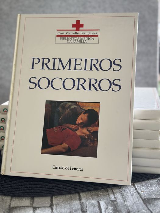 Coleção Completa "Biblioteca Médica da Família" – Cruz Vermelha (12 Vol.)