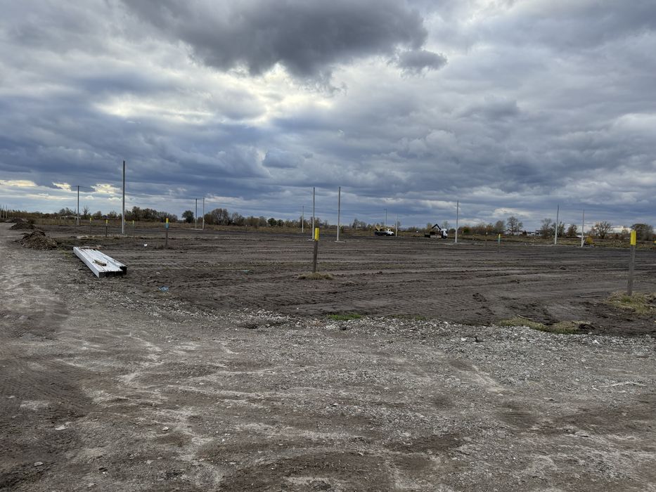 Зазимя,ділянка 6,6сот. біля р.Десна, асфальт, комунікації