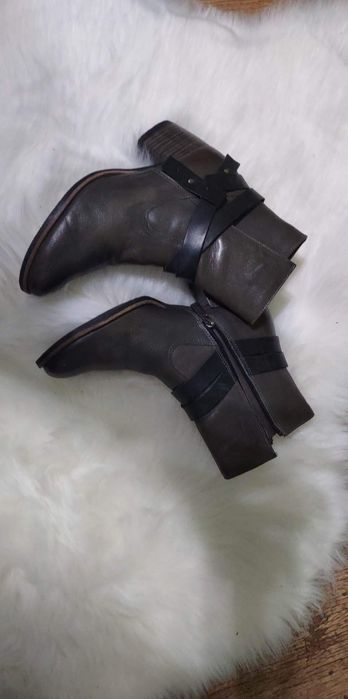 Skórzane botki rozmiar 37