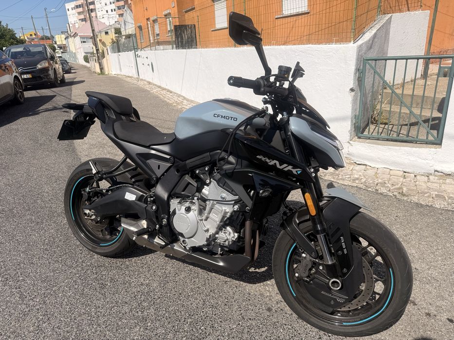 CF Moto 675 NK.