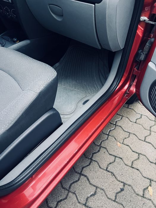 Автомобіль Рено