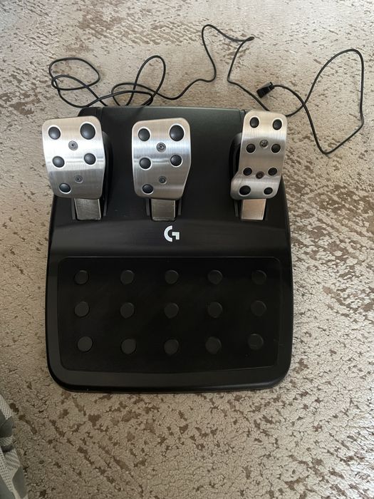 Ігрове кермо Logitech g923 для PS5/PS4/PC.