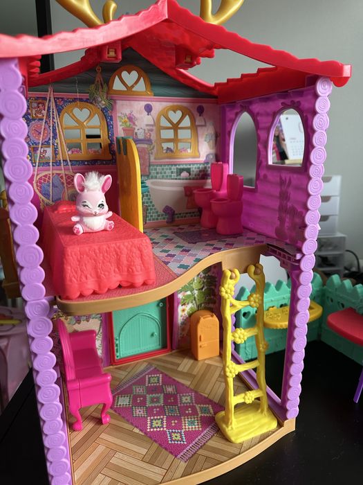 ігровий набір Enchantimals Лісовий будиночок Олениці Деніси