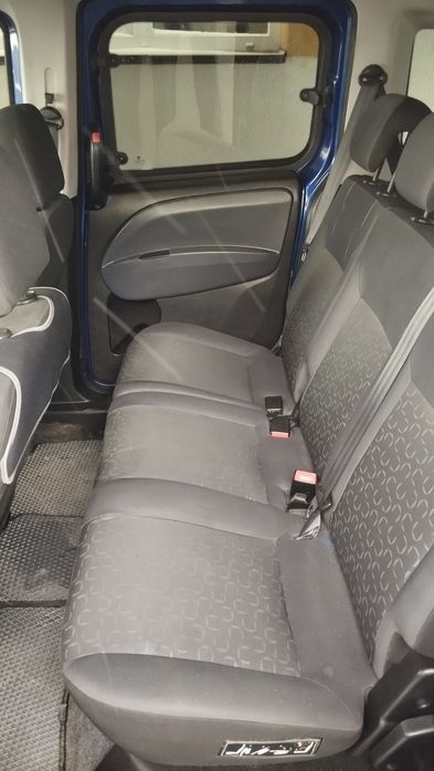 Автомобіль Фіат Добло