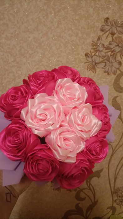 Квіти з атласної стрічки