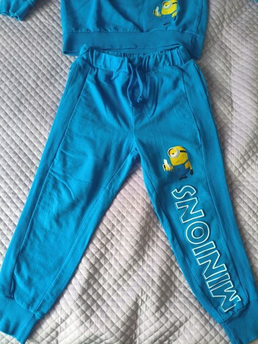 Dres Minionki bluza i spodnie rozmiar 128