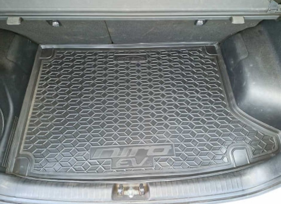 РЕЗИНОВІ КОВРИКИ у салон та багажник НА ВСІ МАРКИ АВТО,гумові