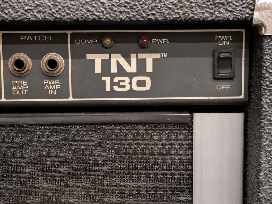 Amplificador de Baixo PEAVEY TNT 130 1x15" 130W