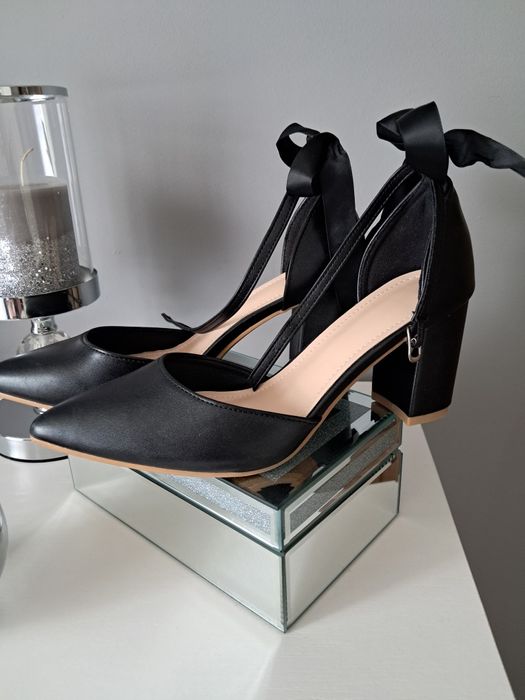 Buty na obcasie 40